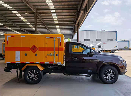 西区爆破器材运输车