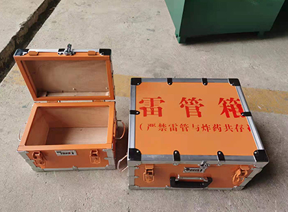 西区不同材质的雷管箱性能上有什么区别？