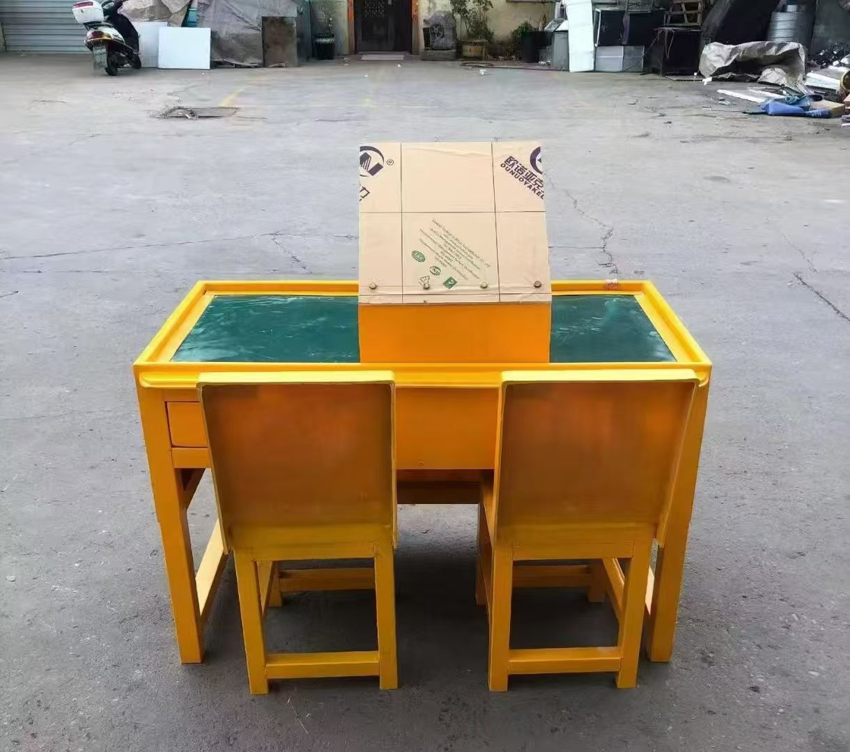 西区防静电导通桌井下煤矿火工品发放桌：危险品流转的安全守护者